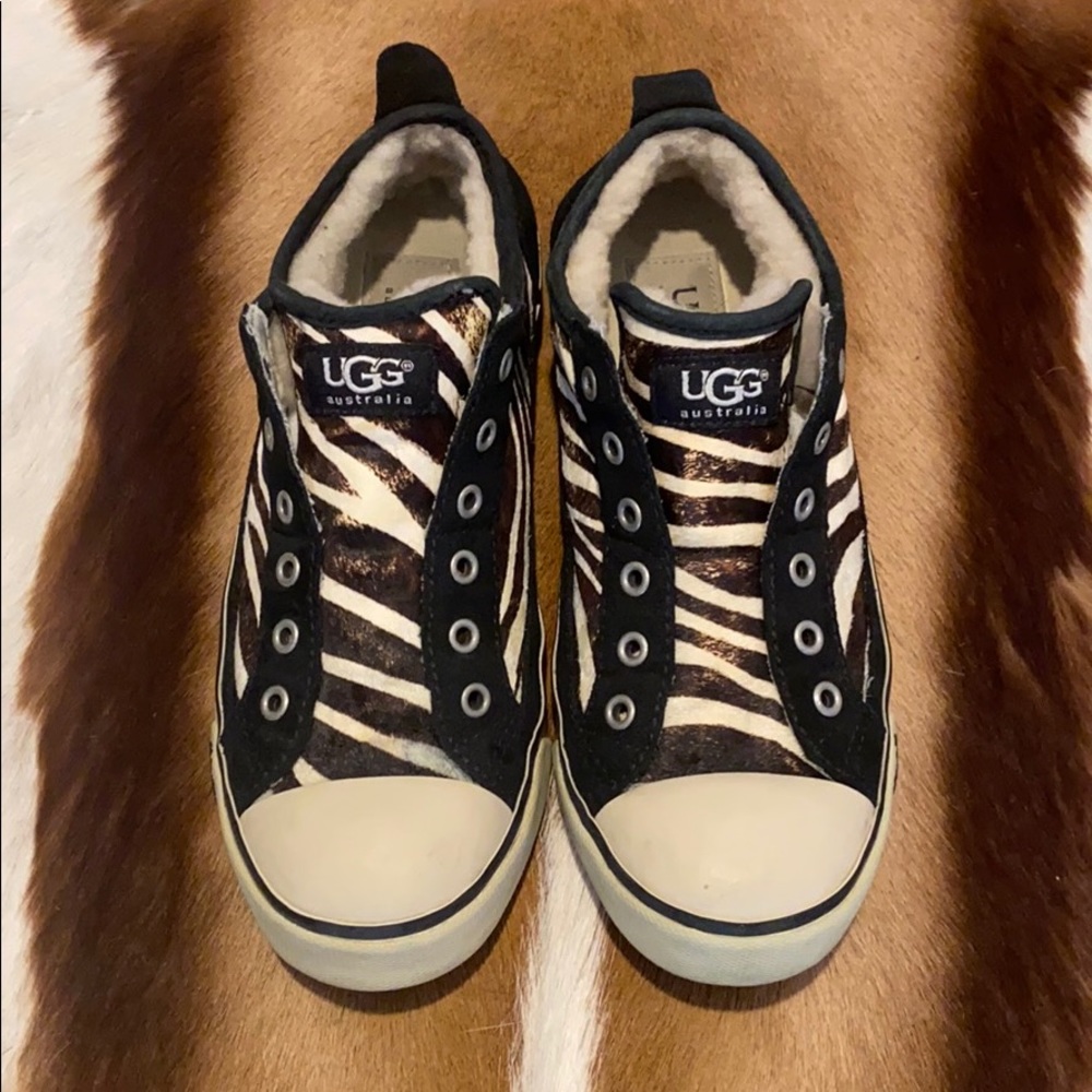 UGG